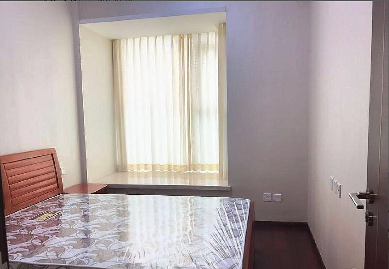 Bedrooms-Master Bedroom