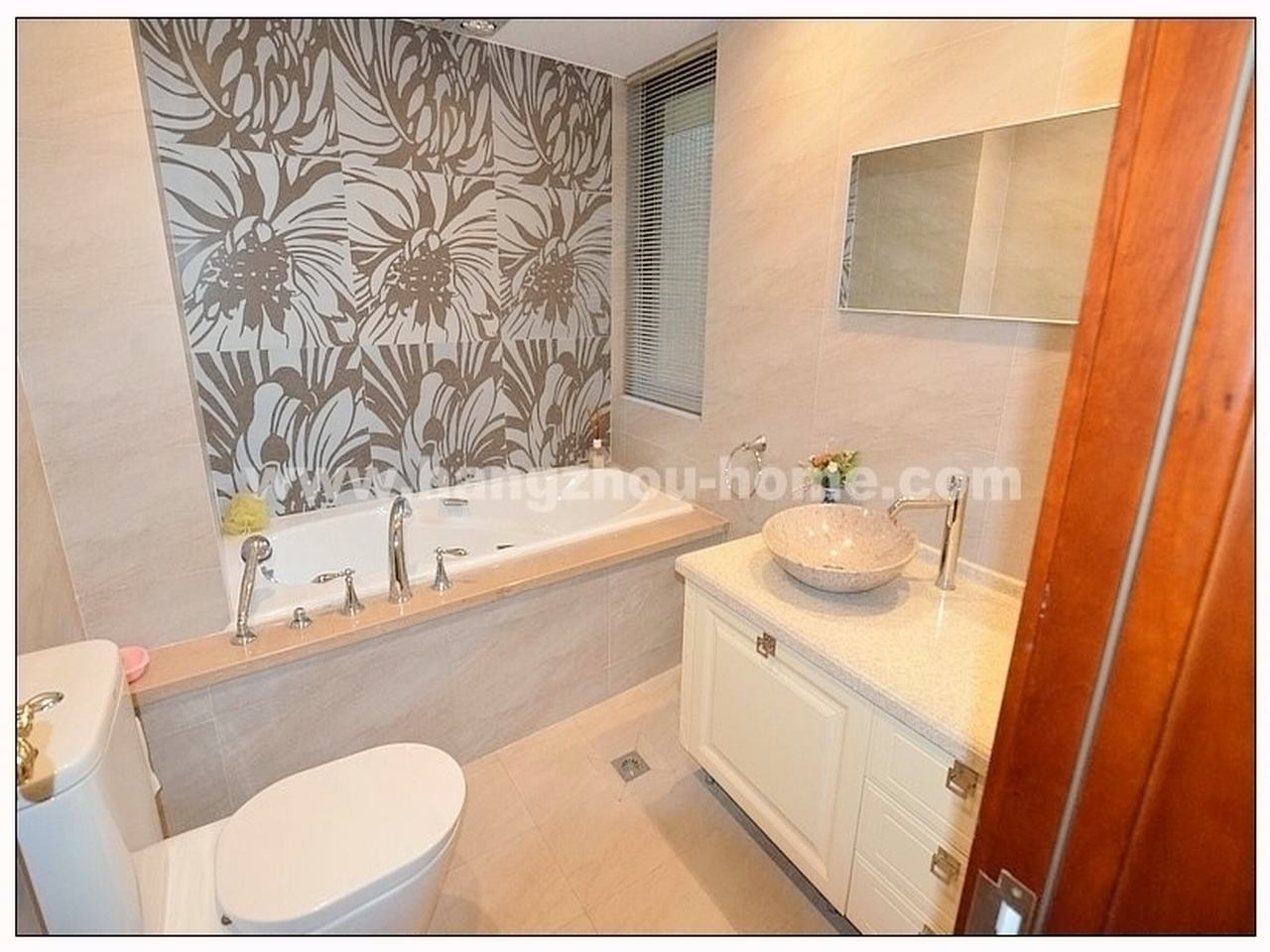 Bathrooms-Master Bathroom
