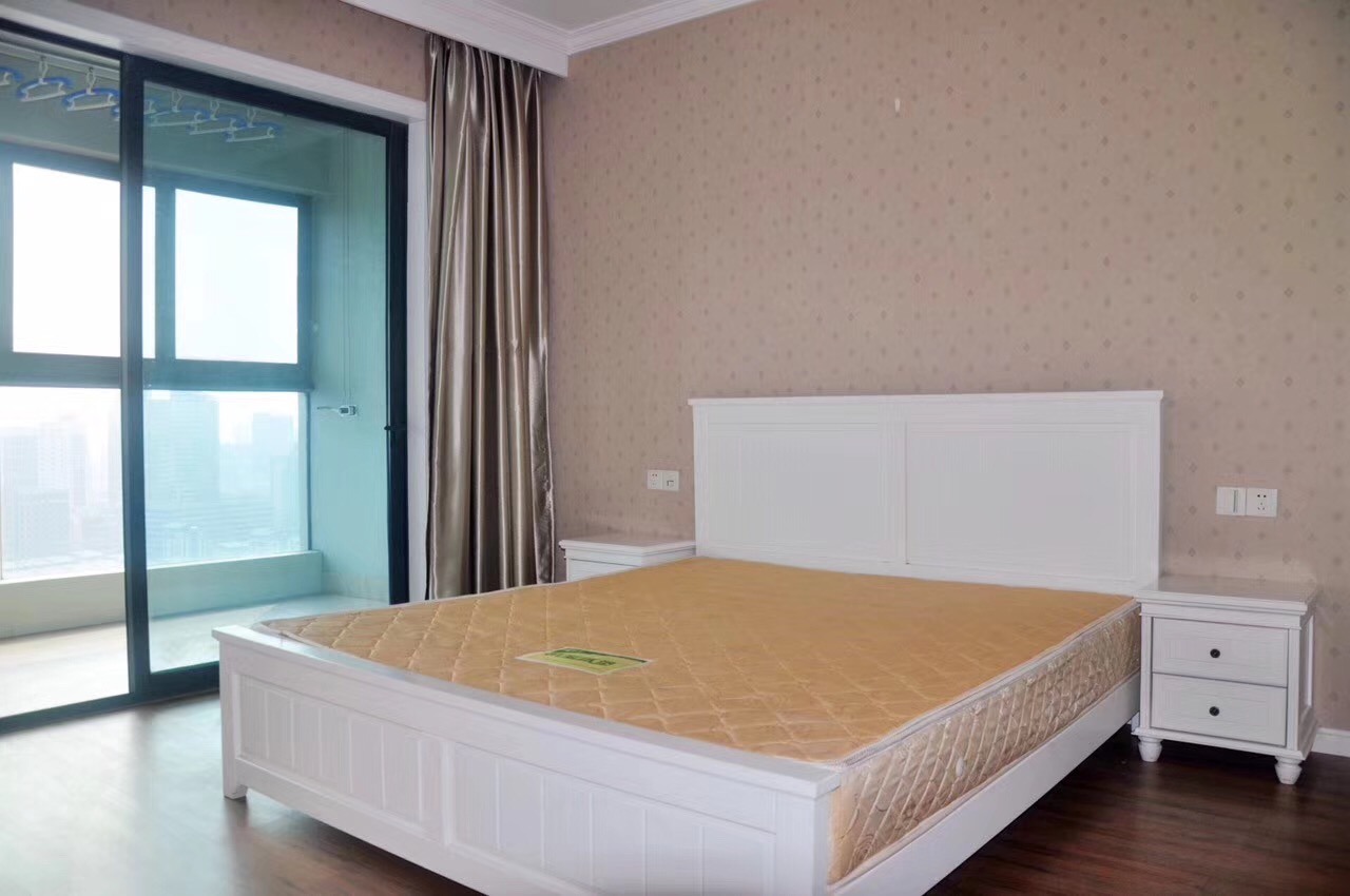 Bedrooms-Master Bedroom