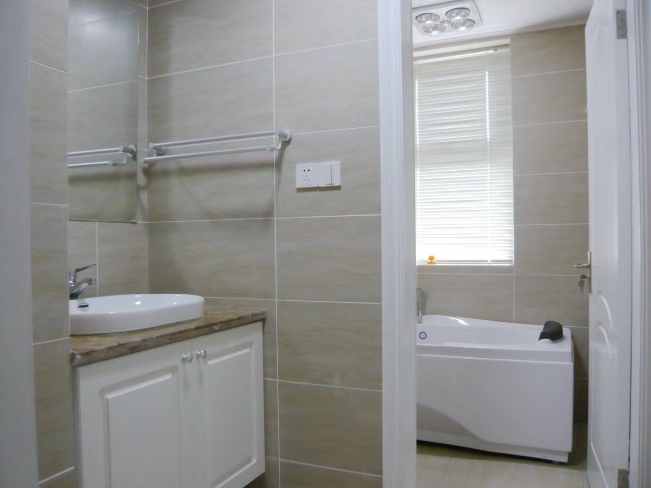 Bathrooms-Master Bathroom
