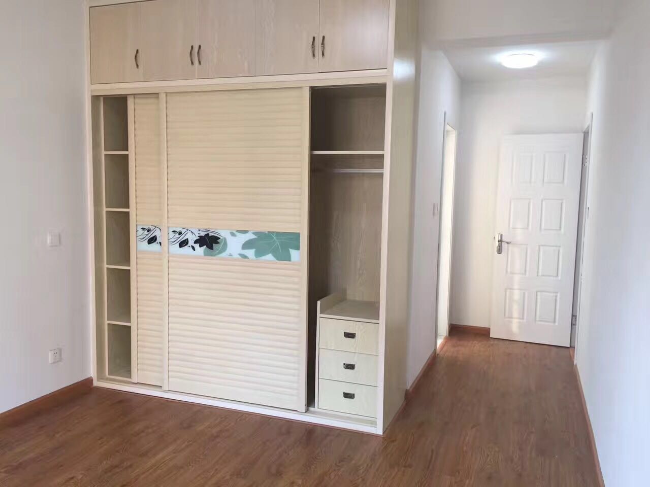 Bedrooms-Master Bedroom