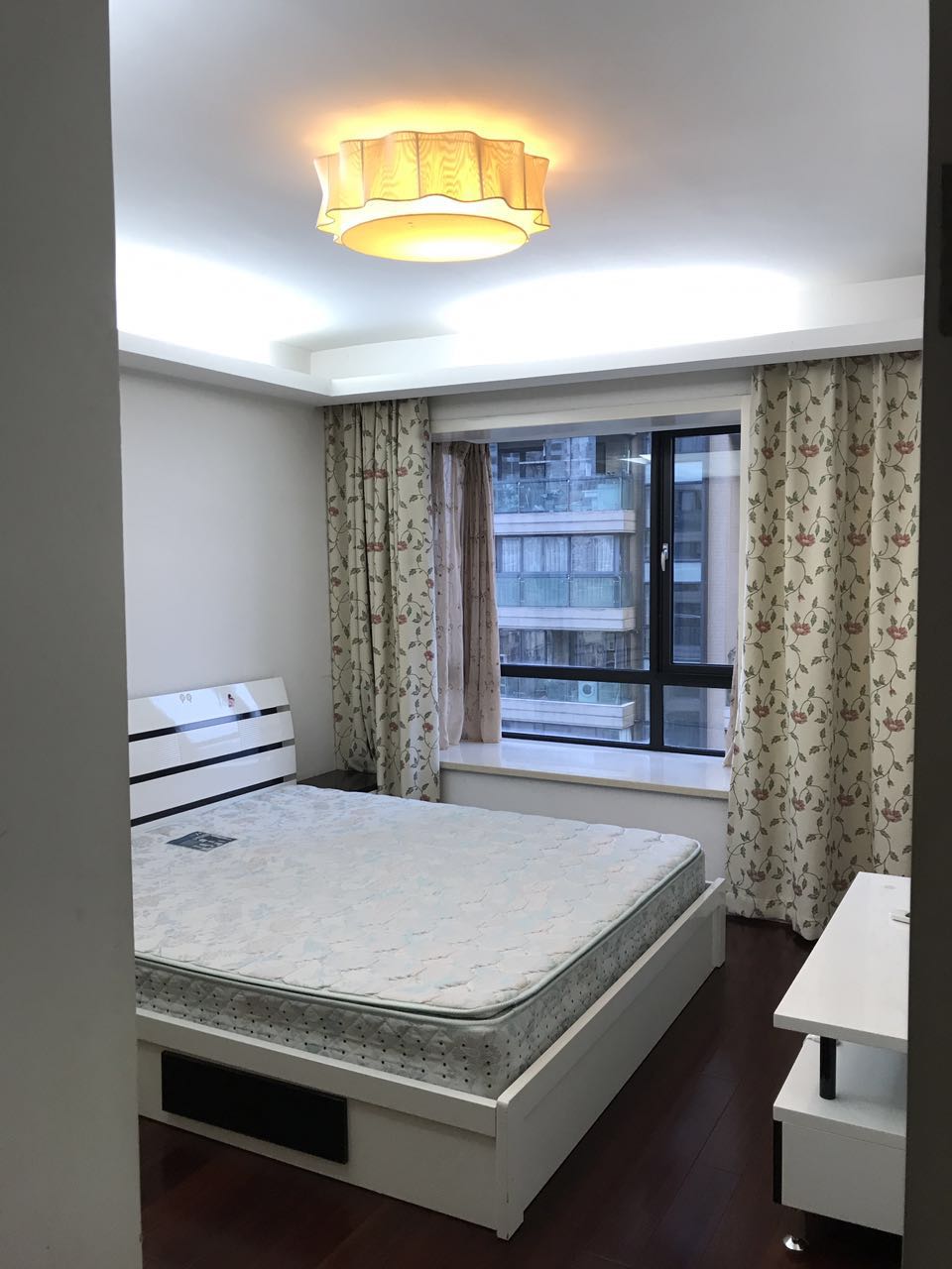 Bedrooms-Master Bedroom