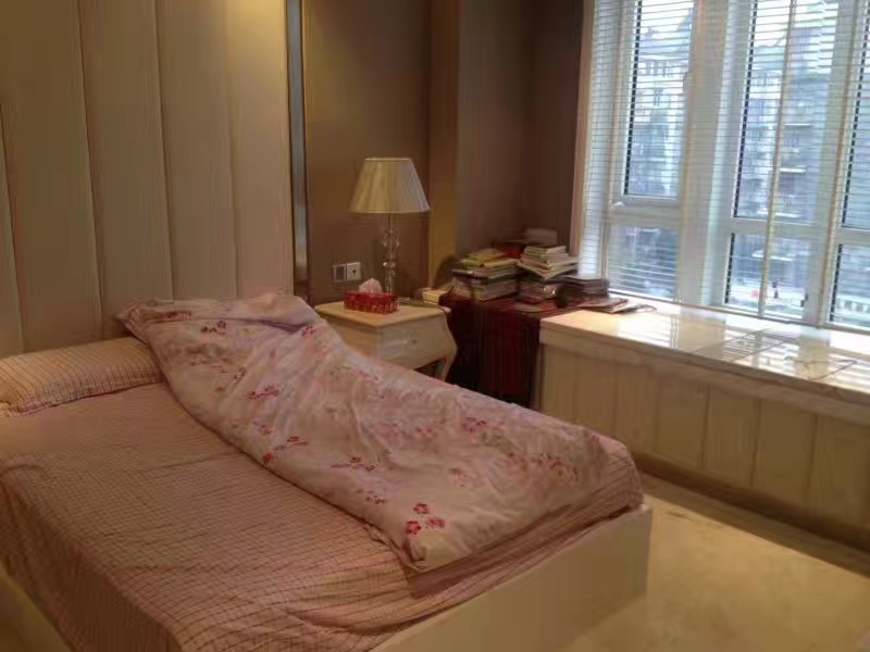 Bedrooms-Master Bedroom