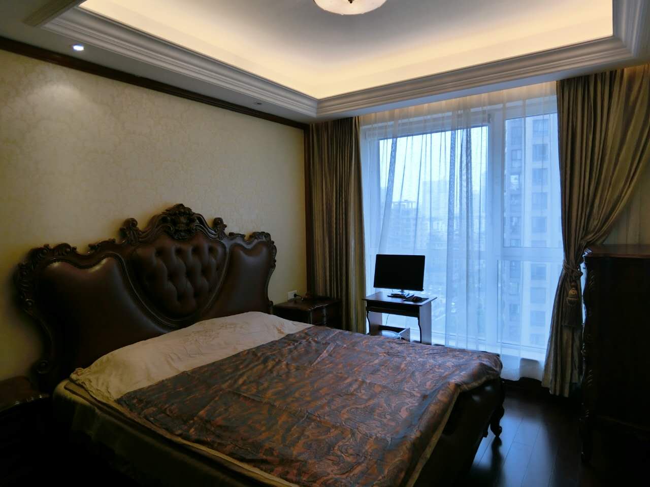 Bedrooms-Master Bedroom