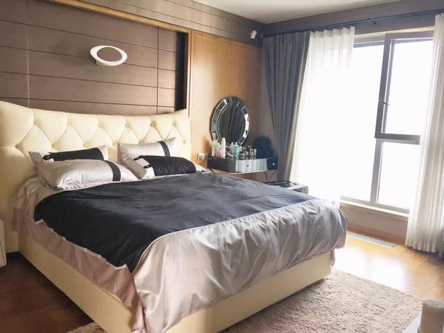 Bedrooms-Master Bedroom