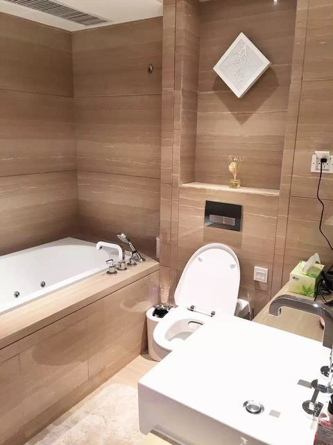 Bathrooms-Master Bathroom