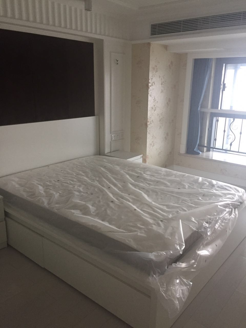 Bedrooms-Master Bedroom