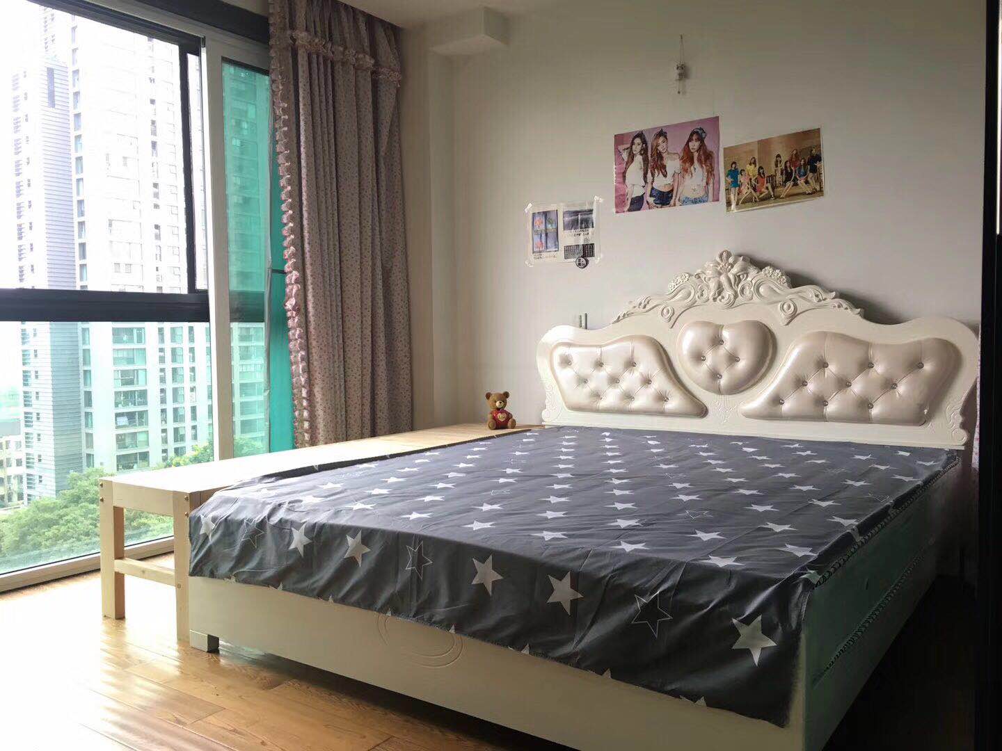 Bedrooms-Master Bedroom
