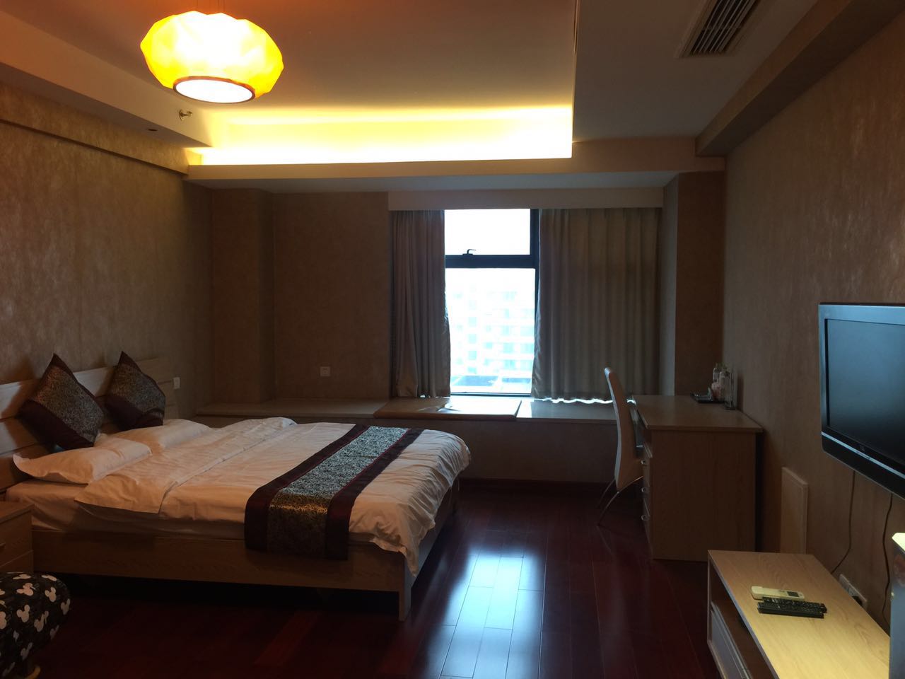 Bedrooms-Master Bedroom