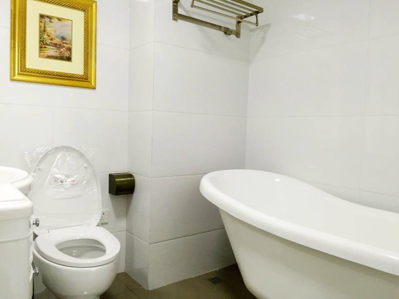 Bathrooms-Master Bathroom