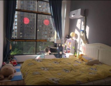 Bedrooms-Master Bedroom