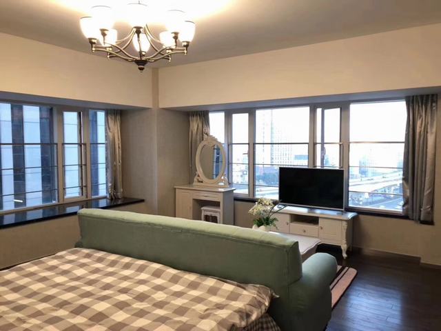 Bedrooms-Master Bedroom