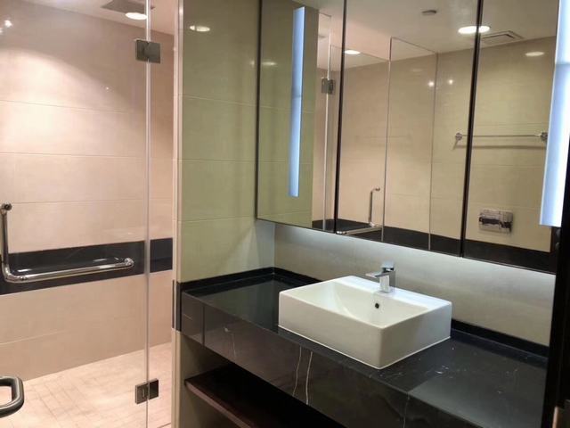 Bathrooms-Master Bathroom