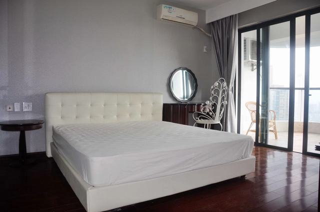 Bedrooms-Master Bedroom
