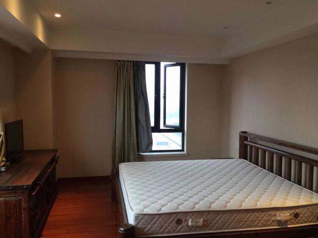 Bedrooms-Master Bedroom
