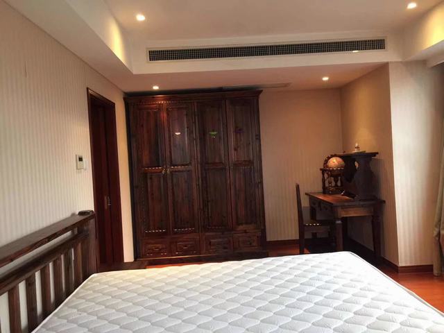 Bedrooms-Master Bedroom