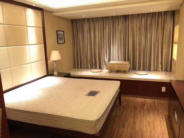 Bedrooms-Master Bedroom