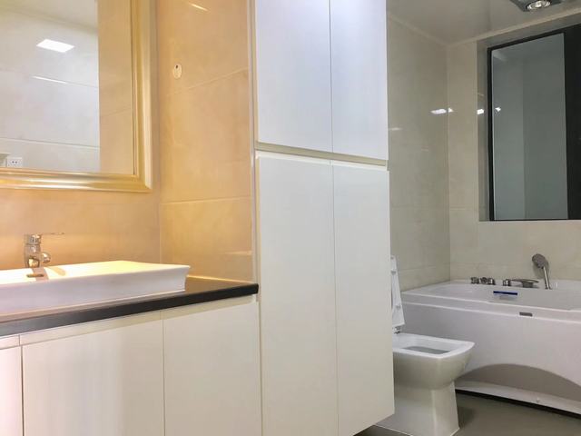 Bathrooms-Master Bathroom