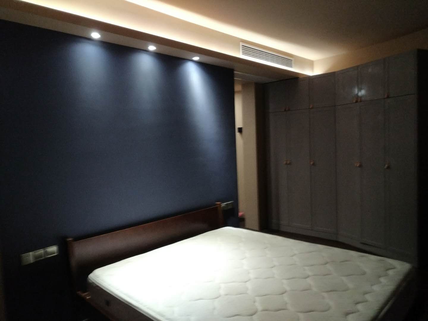 Bedrooms-Master Bedroom