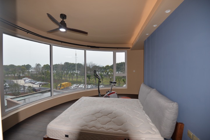 Bedrooms-Master Bedroom