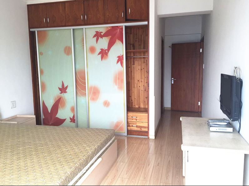 Bedrooms-Master Bedroom