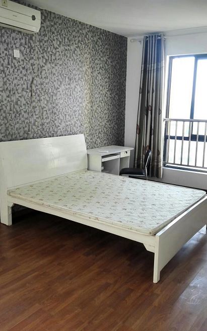 Bedrooms-Master Bedroom