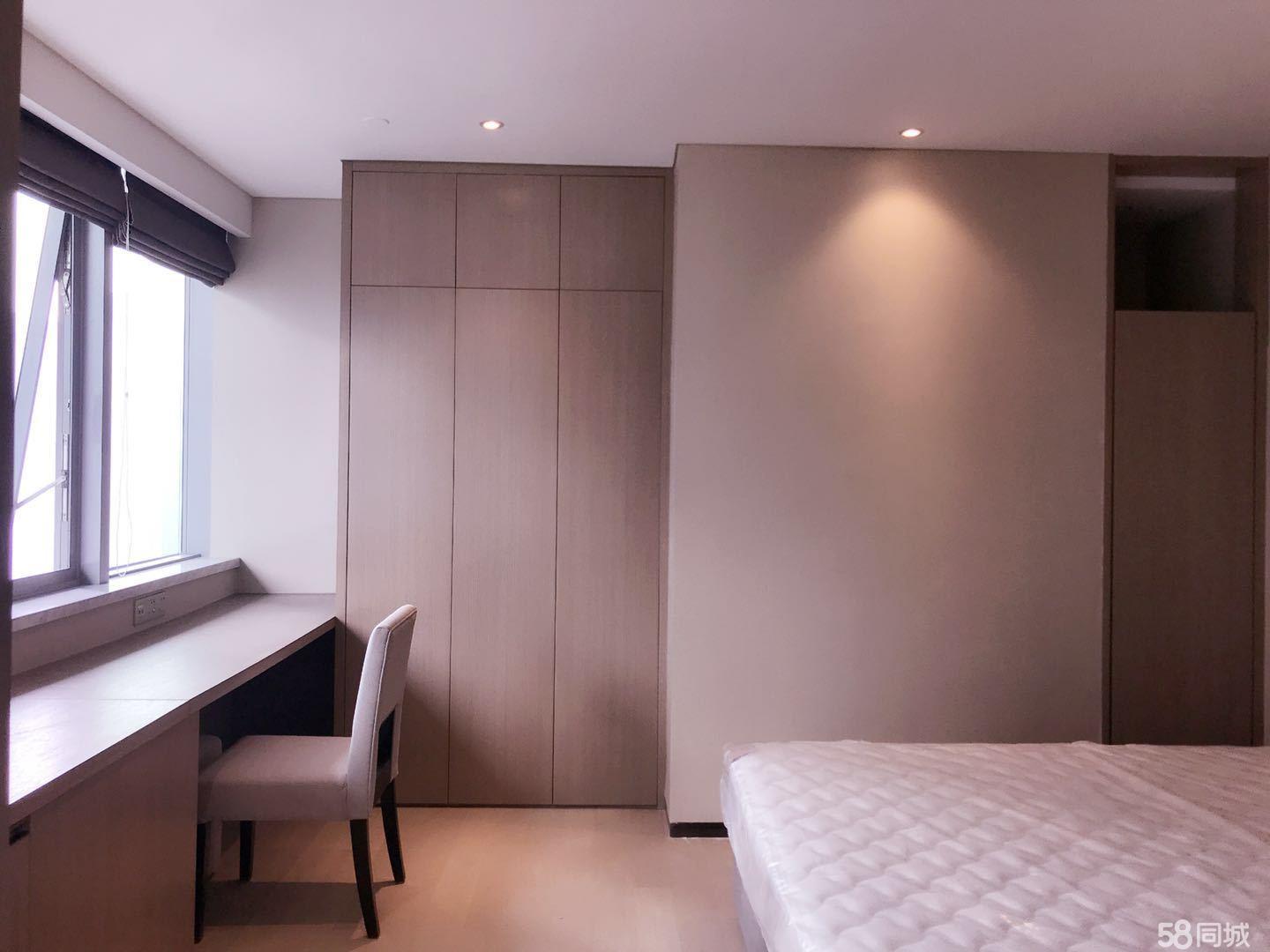 Bedrooms-Master Bedroom
