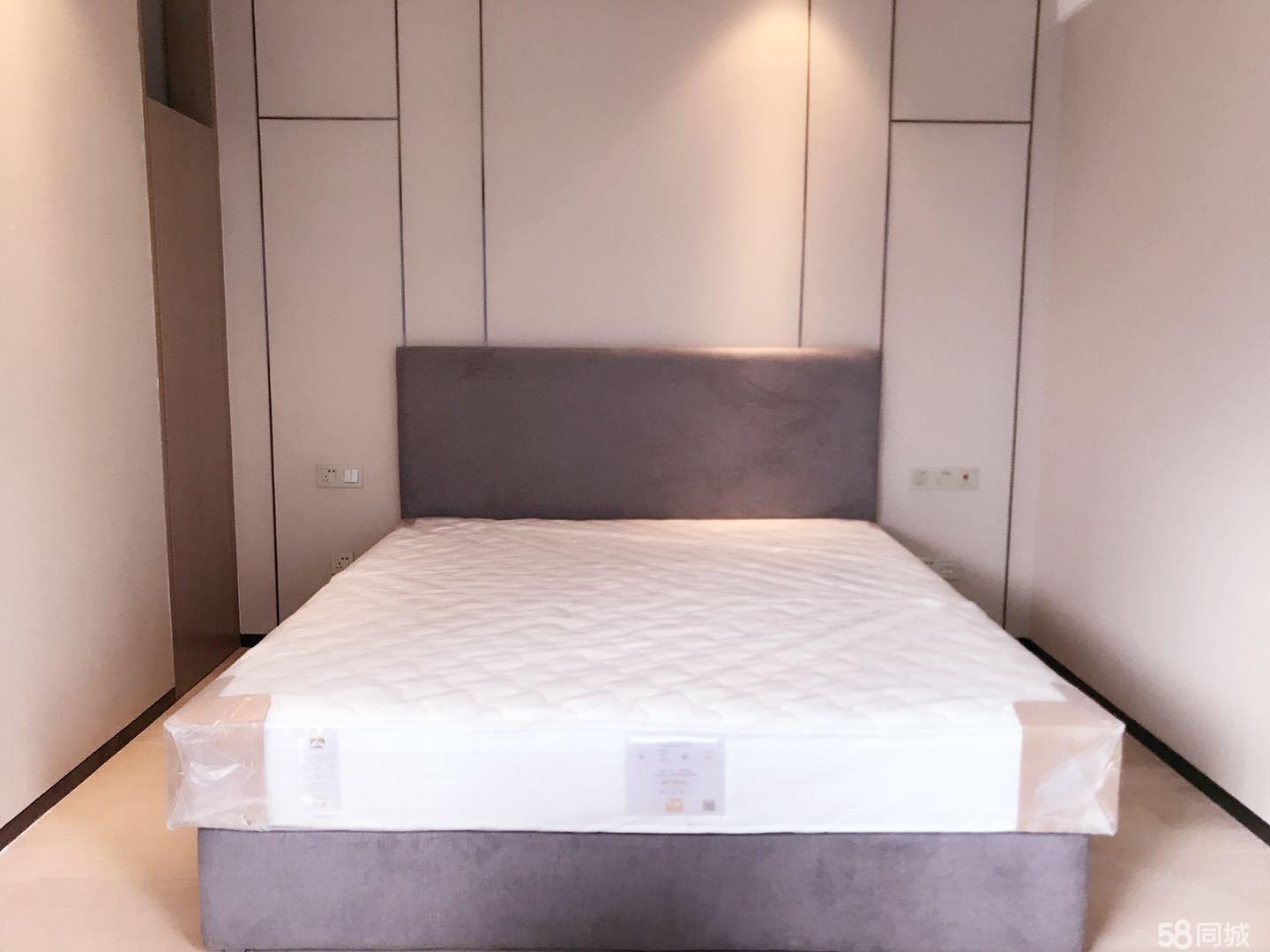 Bedrooms-Master Bedroom
