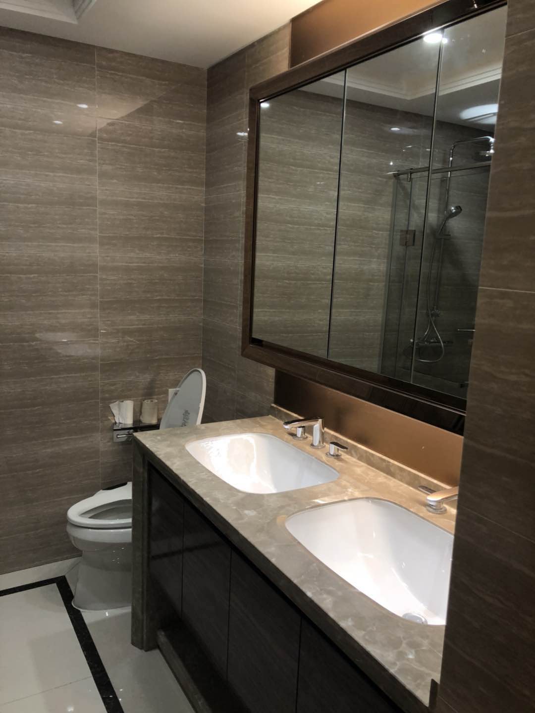 Bathrooms-Master Bathroom