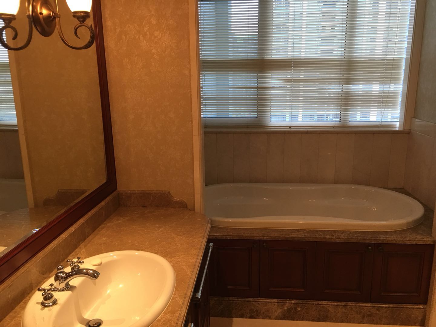 Bathrooms-Master Bathroom