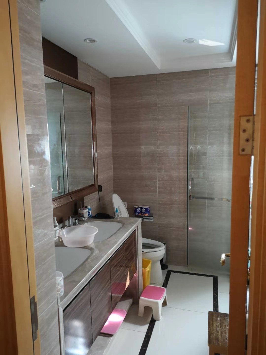 Bathrooms-Master Bathroom