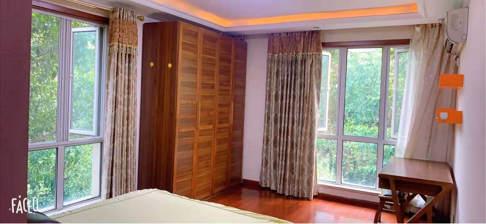 Bedrooms-Master Bedroom