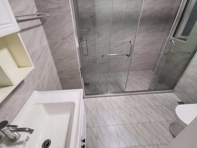 Bathrooms-2nd Bathroom