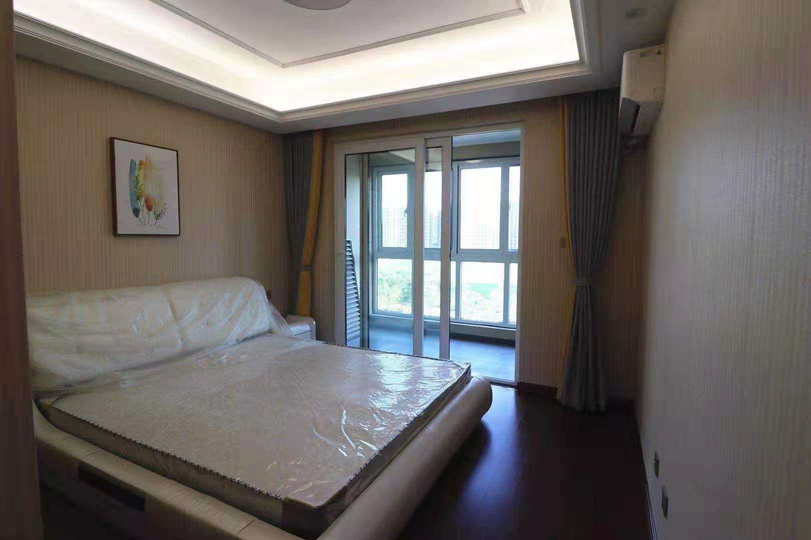 Bedrooms-Master Bedroom