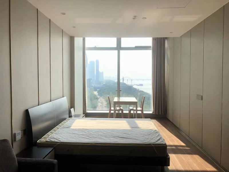 Bedrooms-Master Bedroom