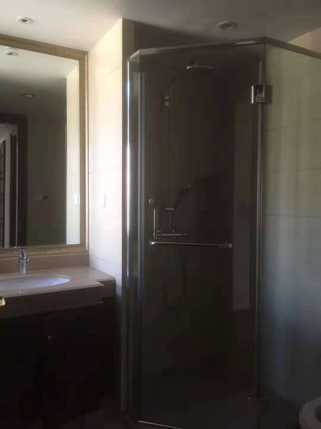 Bathrooms-Master Bathroom