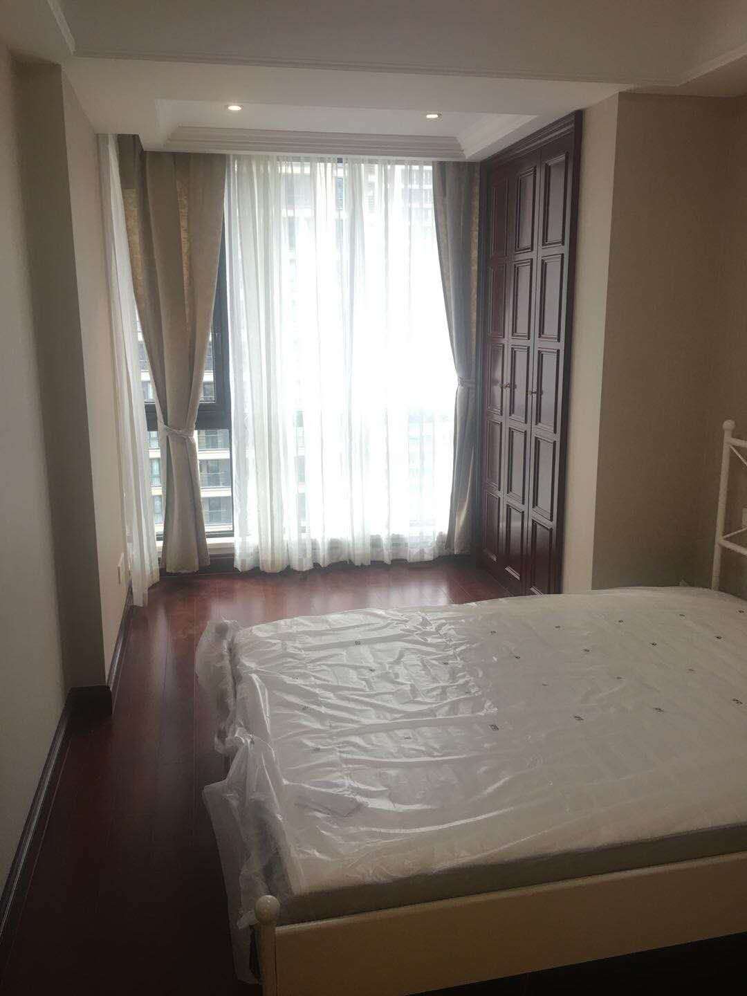 Bedrooms-Master Bedroom