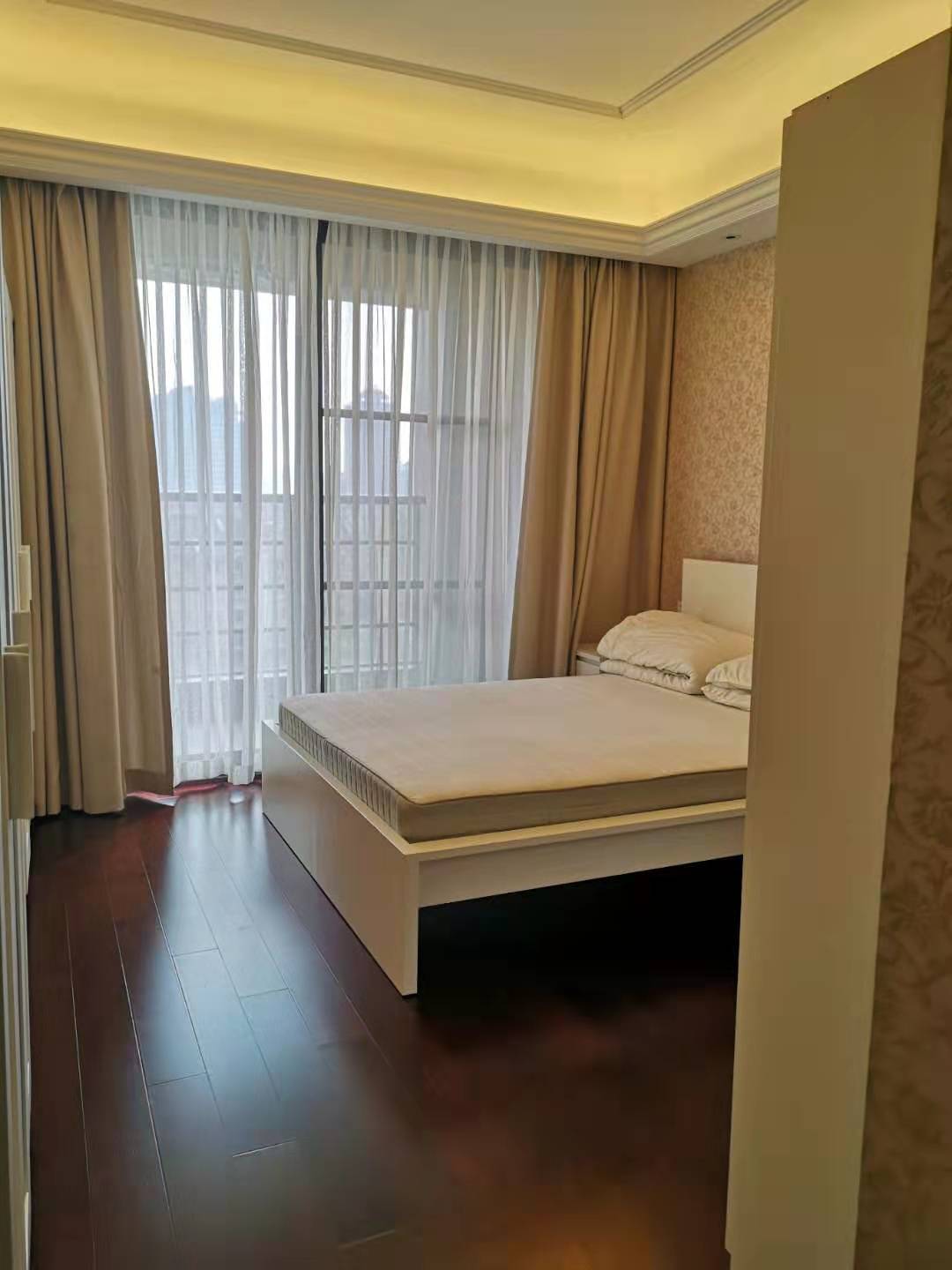 Bedrooms-Master Bedroom