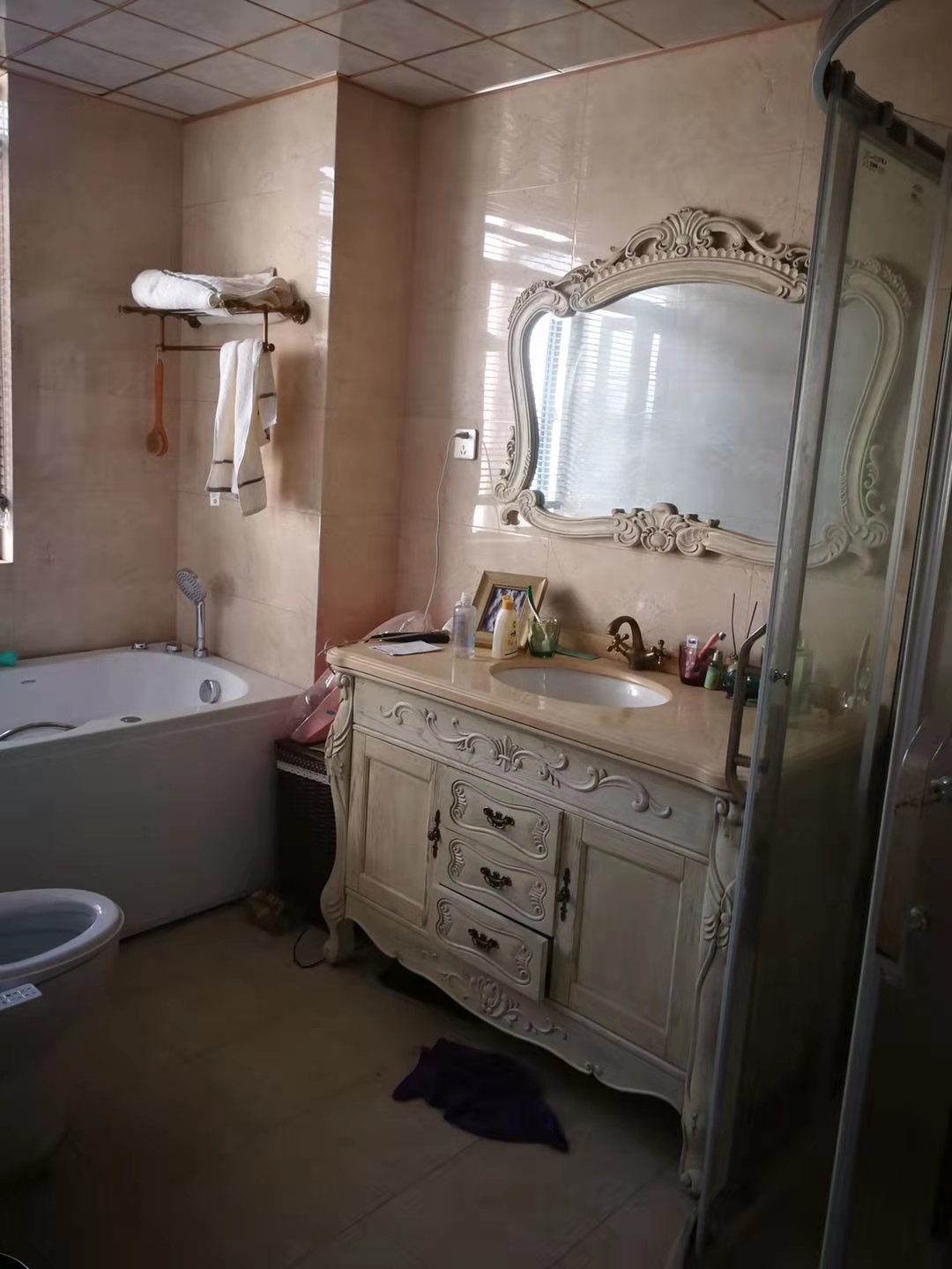 Bathrooms-Master Bathroom