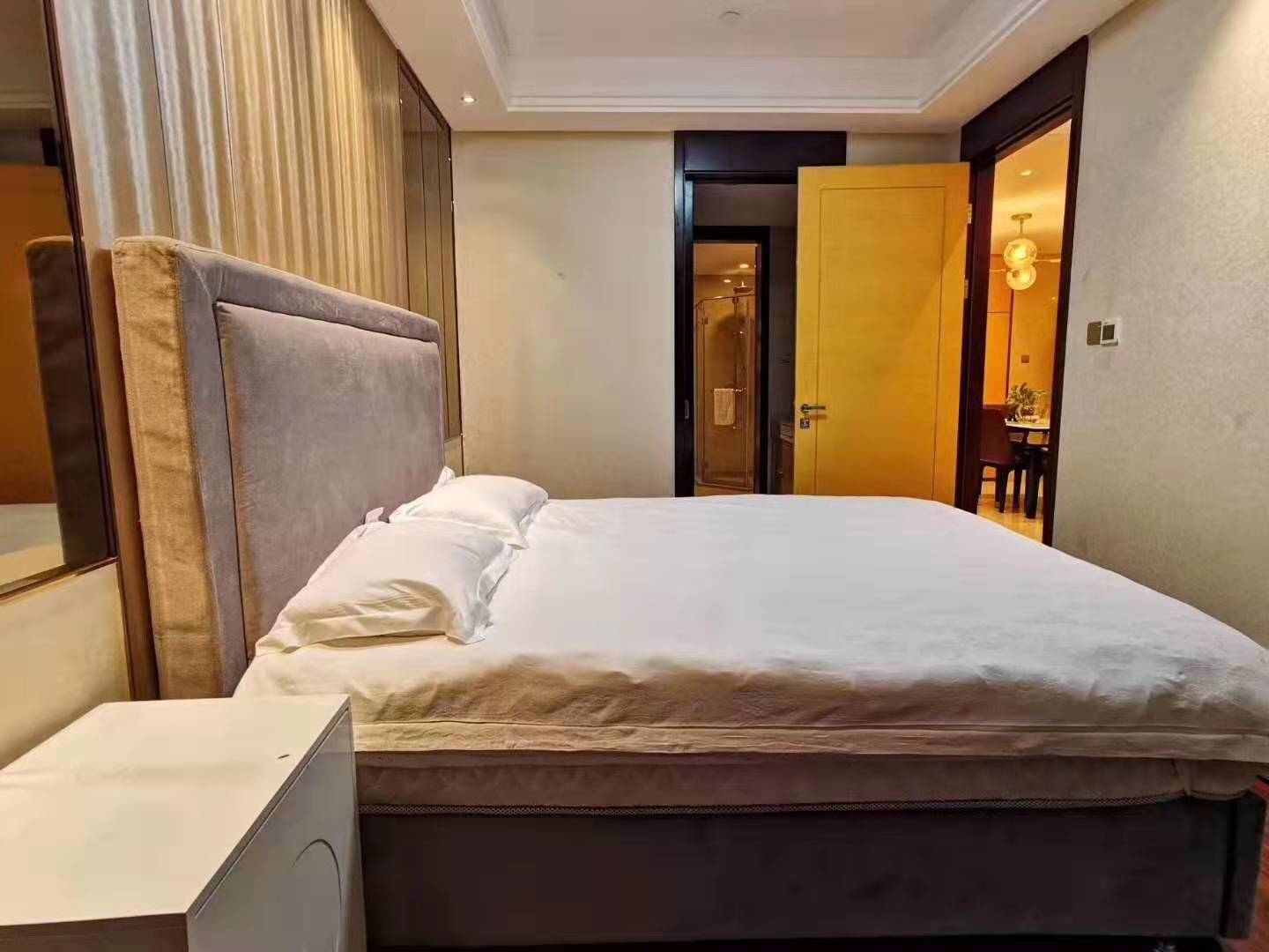 Bedrooms-Master Bedroom