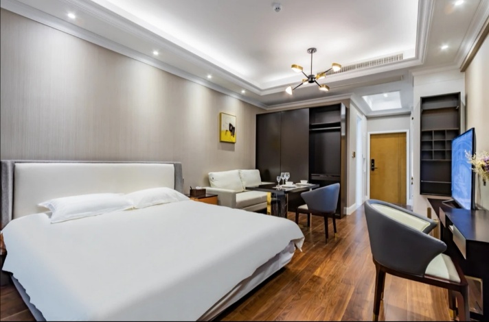 Bedrooms-Master Bedroom