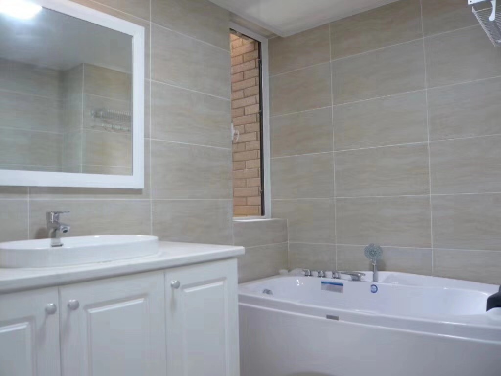 Bathrooms-Master Bathroom