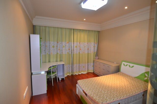 Bedrooms-Master Bedroom
