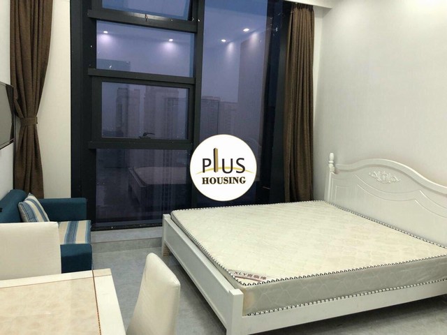 Bedrooms-Master Bedroom
