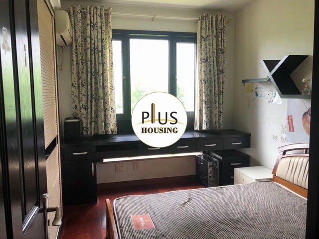 Bedrooms-Master Bedroom