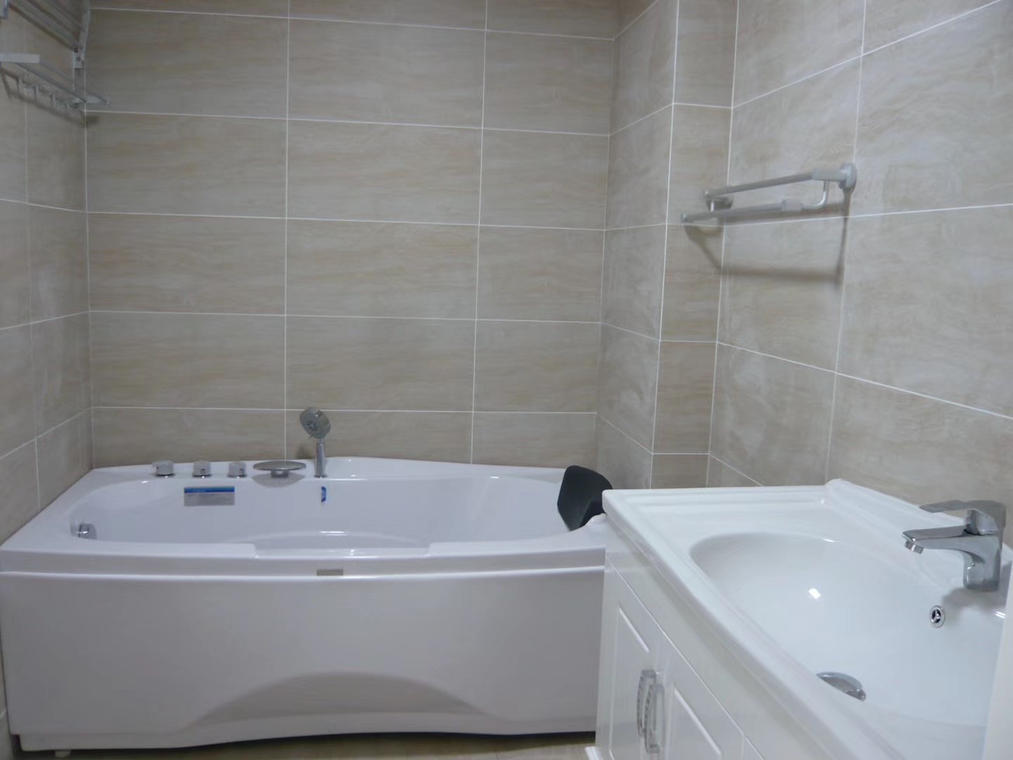 Bathrooms-Master Bathroom