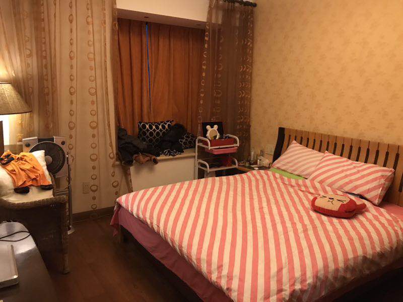 Bedrooms-Master Bedroom