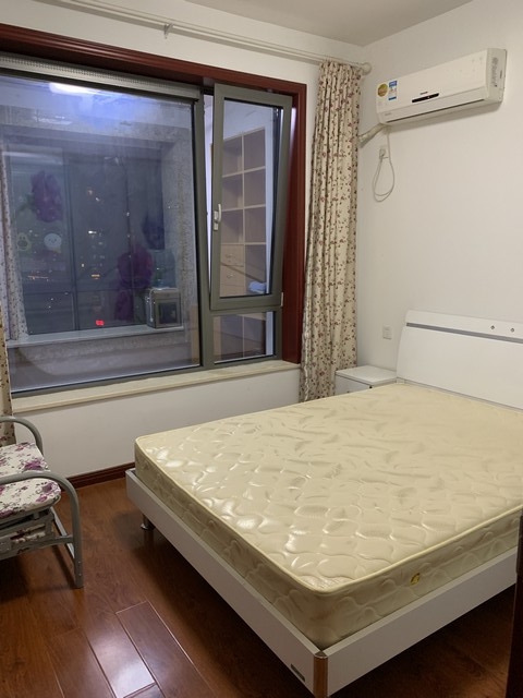 Bedrooms-Master Bedroom