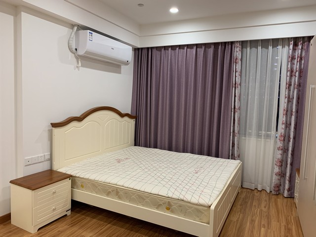 Bedrooms-Master Bedroom
