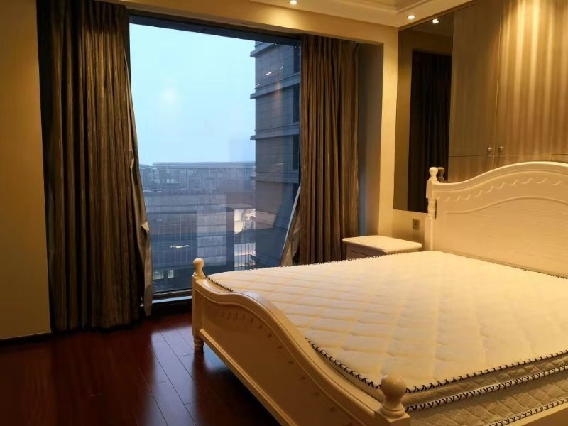 Bedrooms-Master Bedroom